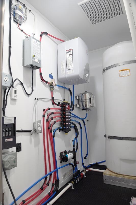 3_Station_-_ADA_2_Station_RestroomShower_Combo_Electric_HW_5xpqqW
